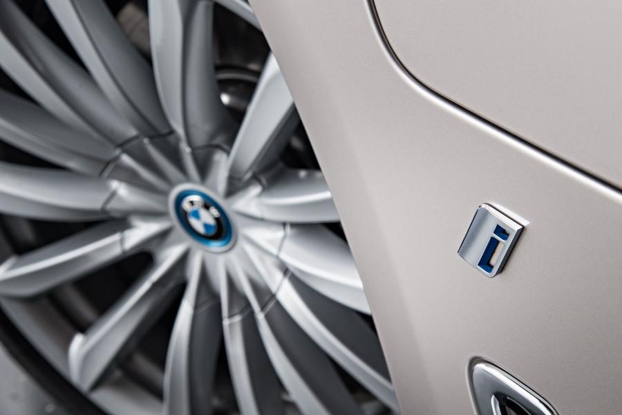 Колеса BMW 740e iPerformance (G11) 2016 года  (WW) (фото 4 из 17)